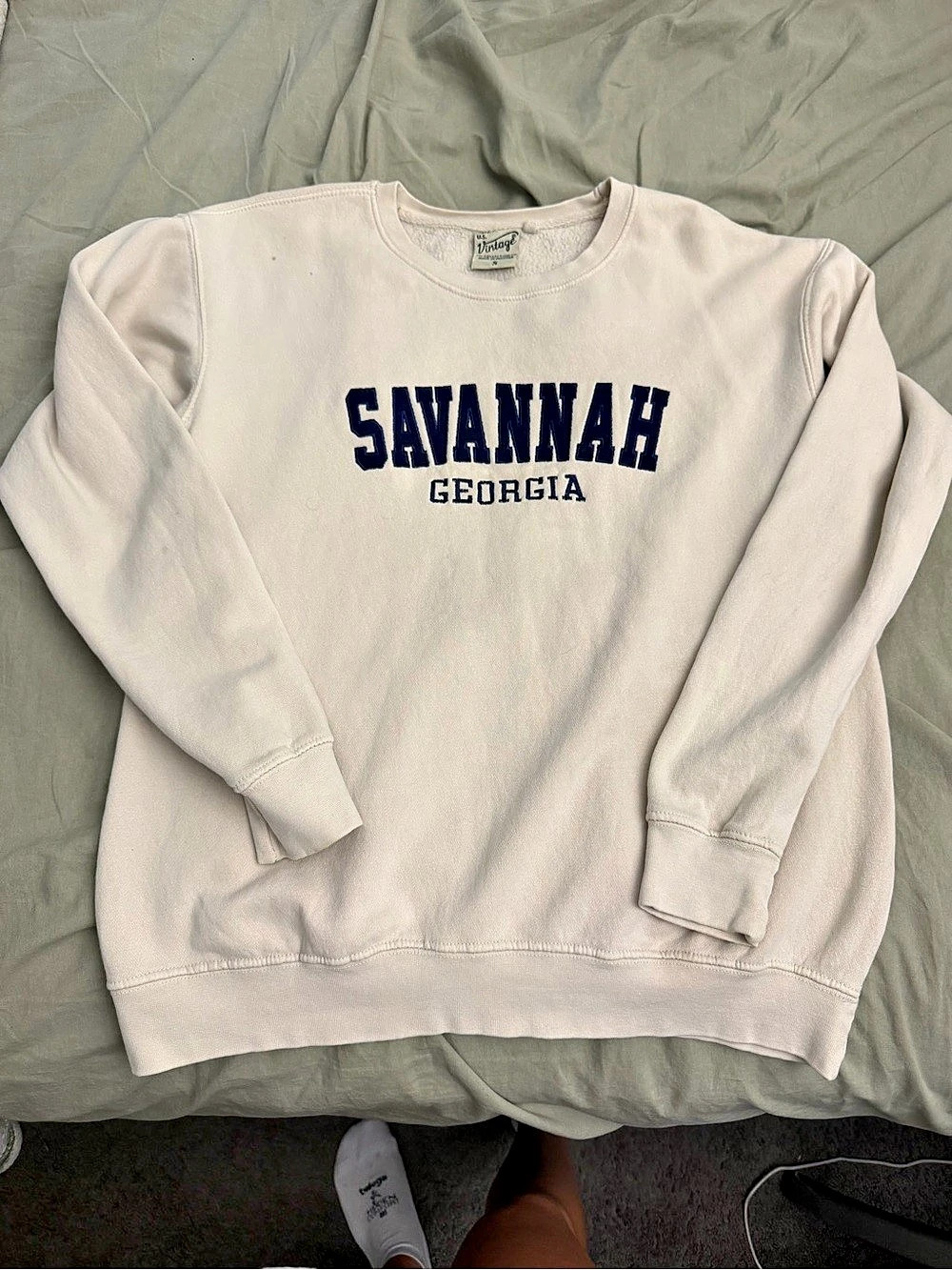 Comfort Colors Savannah Georgia Graphic Sweatshirt in Cream Like New
